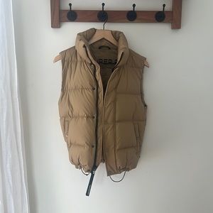 Aritzia -The Super Puff Original Vest